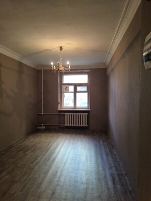 Продам трехкомнатную (3-комн.) квартиру, Октябрьский пр-кт, 60, Киров г
