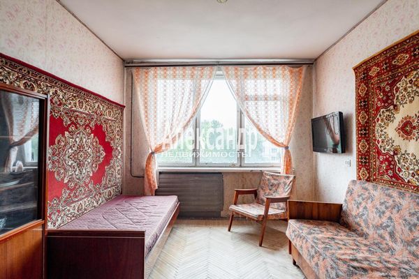 Продам трехкомнатную (3-комн.) квартиру, Белы Куна ул, 2к1, Санкт-Петербург г