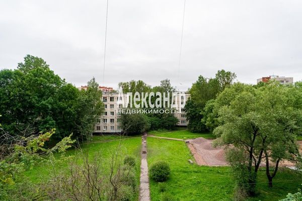 Продам трехкомнатную (3-комн.) квартиру, Белы Куна ул, 2к1, Санкт-Петербург г