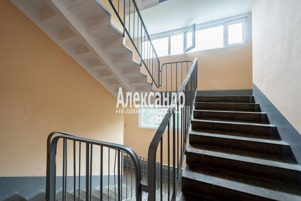 Продам трехкомнатную (3-комн.) квартиру, Белы Куна ул, 2к1, Санкт-Петербург г