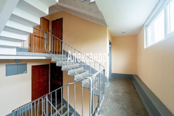 Продам трехкомнатную (3-комн.) квартиру, Белы Куна ул, 2к1, Санкт-Петербург г