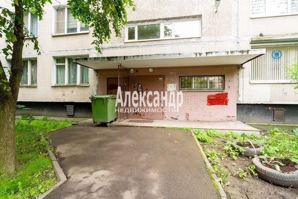 Продам трехкомнатную (3-комн.) квартиру, Белы Куна ул, 2к1, Санкт-Петербург г