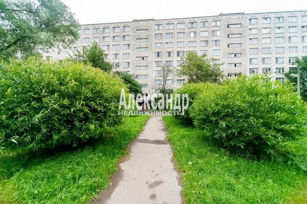 Продам трехкомнатную (3-комн.) квартиру, Белы Куна ул, 2к1, Санкт-Петербург г