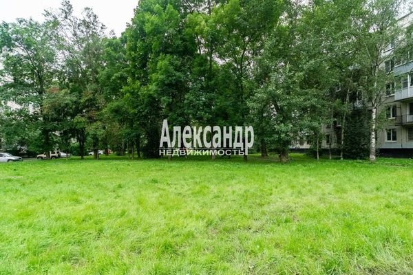 Продам трехкомнатную (3-комн.) квартиру, Белы Куна ул, 2к1, Санкт-Петербург г