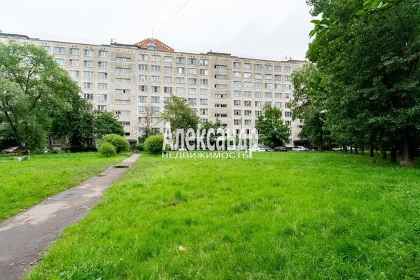 Продам трехкомнатную (3-комн.) квартиру, Белы Куна ул, 2к1, Санкт-Петербург г