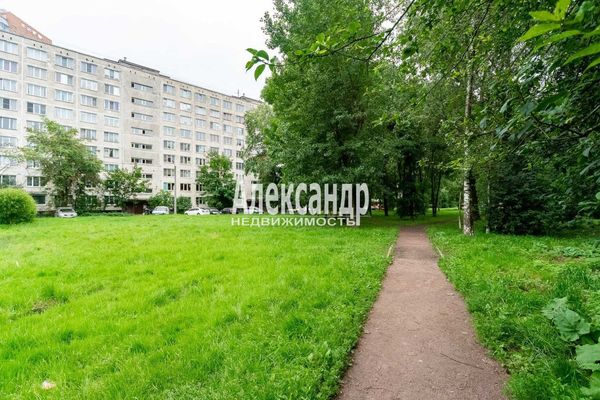 Продам трехкомнатную (3-комн.) квартиру, Белы Куна ул, 2к1, Санкт-Петербург г