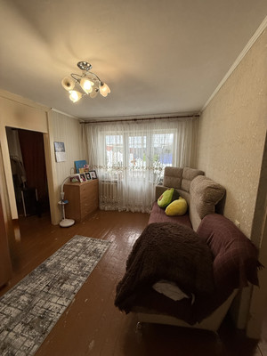 Продам двухкомнатную (2-комн.) квартиру, Космонавтов ул, 8, Казань г