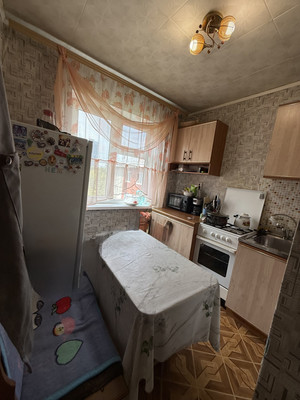Продам двухкомнатную (2-комн.) квартиру, Космонавтов ул, 8, Казань г