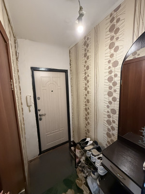 Продам двухкомнатную (2-комн.) квартиру, Космонавтов ул, 8, Казань г