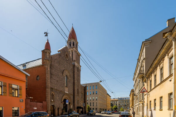 Продам многокомнатную квартиру, Ковенский пер, 5, Санкт-Петербург г