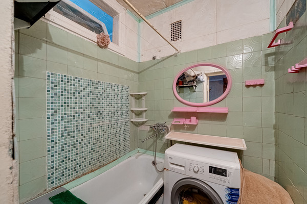 Продам двухкомнатную (2-комн.) квартиру, Южный гск, 4, Зарайск г