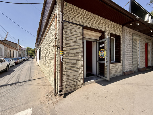 Продам торговое помещение 45,2 м2, Ленина б-р, 16, Симферополь г