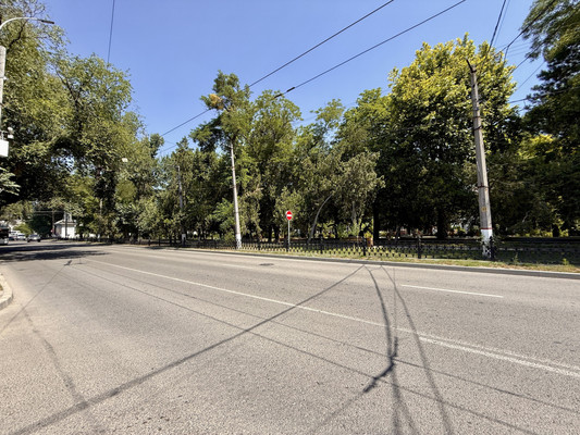 Продам торговое помещение 45,2 м2, Ленина б-р, 16, Симферополь г