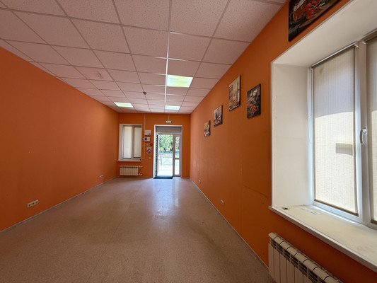 Продам торговое помещение 45,2 м2, Ленина б-р, 16, Симферополь г