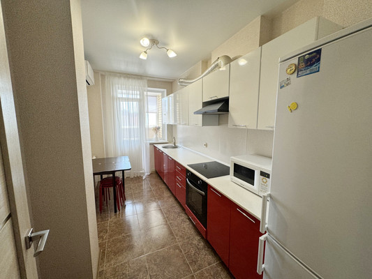 Продам однокомнатную (1-комн.) квартиру, Еременко ул, 100к70, Ростов-на-Дону г