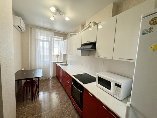 Продам однокомнатную (1-комн.) квартиру, Еременко ул, 100к70, Ростов-на-Дону г