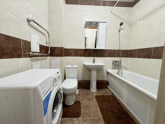 Продам однокомнатную (1-комн.) квартиру, Еременко ул, 100к70, Ростов-на-Дону г