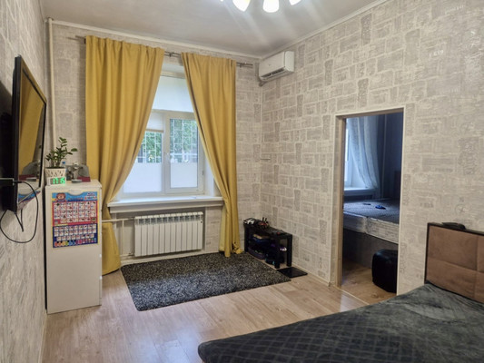 Продам трехкомнатную (3-комн.) квартиру, Локомотивный проезд, 15, Москва г
