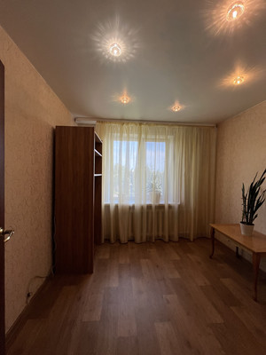 Продам трехкомнатную (3-комн.) квартиру, Пролетарская/Жемчужная ул, 4/35, Пенза г