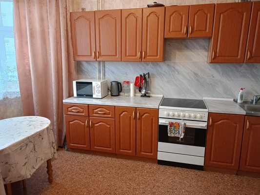 Продам двухкомнатную (2-комн.) квартиру, Маршала Савицкого ул, 8, Москва г