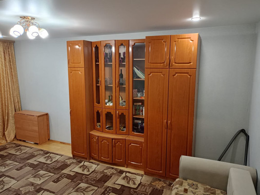 Продам двухкомнатную (2-комн.) квартиру, Маршала Савицкого ул, 8, Москва г