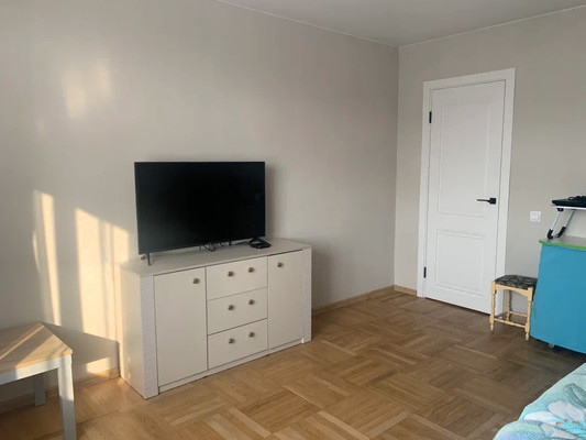 Продам трехкомнатную (3-комн.) квартиру, 1-я Заречная ул, 17, Краснодар г