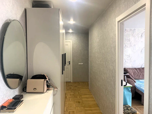 Продам трехкомнатную (3-комн.) квартиру, 1-я Заречная ул, 17, Краснодар г