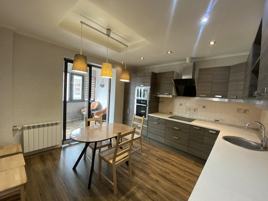 Продам трехкомнатную (3-комн.) квартиру, Подмосковный б-р, 2, Красногорск г