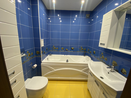 Продам трехкомнатную (3-комн.) квартиру, Подмосковный б-р, 2, Красногорск г