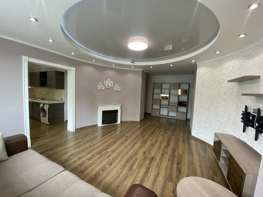 Продам трехкомнатную (3-комн.) квартиру, Подмосковный б-р, 2, Красногорск г