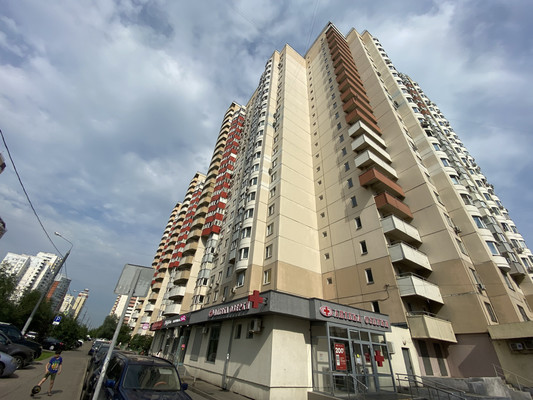Продам трехкомнатную (3-комн.) квартиру, Подмосковный б-р, 2, Красногорск г