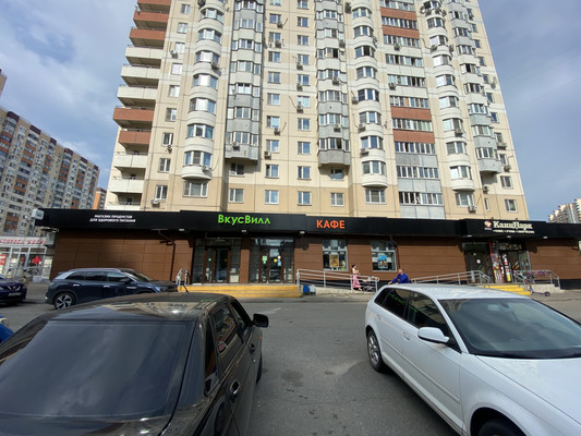 Продам трехкомнатную (3-комн.) квартиру, Подмосковный б-р, 2, Красногорск г
