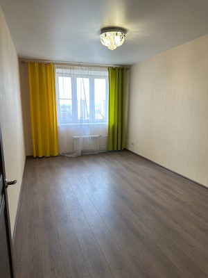 Продам трехкомнатную (3-комн.) квартиру, им Владимира Махалина мкр, 27, Дмитров г