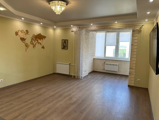 Продам трехкомнатную (3-комн.) квартиру, им Владимира Махалина мкр, 27, Дмитров г