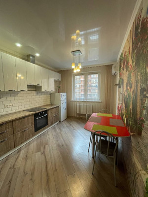 Сдам однокомнатную (1-комн.) квартиру, Заполярная ул, 37к3, Краснодар г