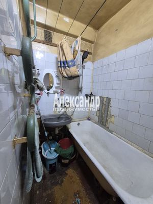Продам двухкомнатную (2-комн.) квартиру, Большевиков пр-кт, 21, Санкт-Петербург г