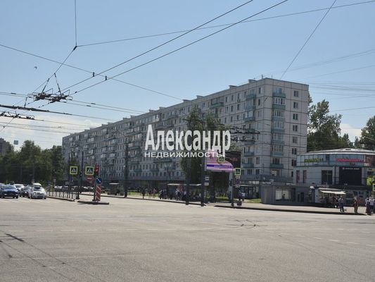 Продам двухкомнатную (2-комн.) квартиру, Большевиков пр-кт, 21, Санкт-Петербург г