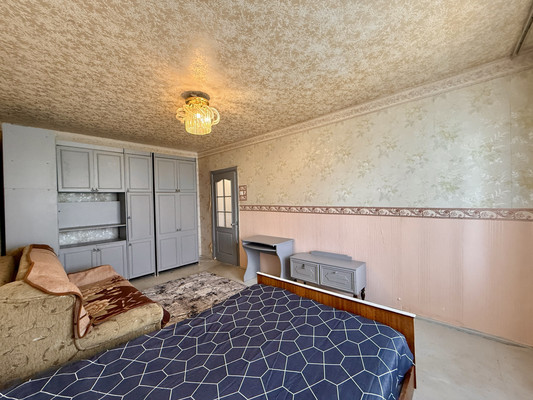 Продам трехкомнатную (3-комн.) квартиру, Куйбышева ул, 13, Симферополь г
