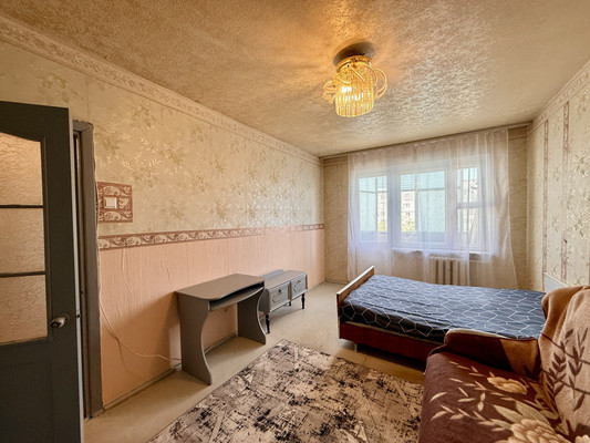Продам трехкомнатную (3-комн.) квартиру, Куйбышева ул, 13, Симферополь г