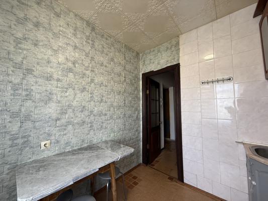 Продам трехкомнатную (3-комн.) квартиру, Куйбышева ул, 13, Симферополь г