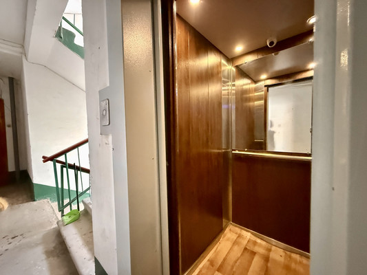 Продам трехкомнатную (3-комн.) квартиру, Куйбышева ул, 13, Симферополь г
