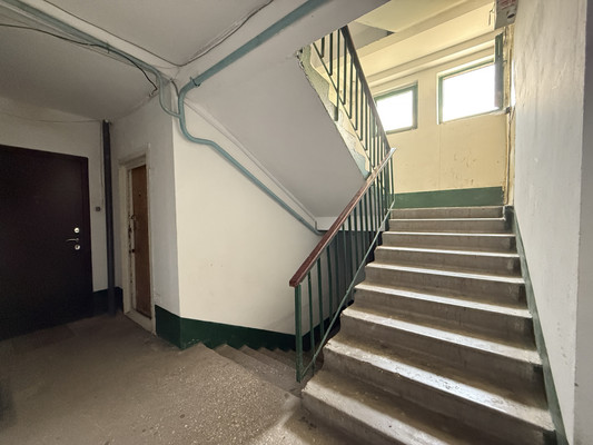 Продам трехкомнатную (3-комн.) квартиру, Куйбышева ул, 13, Симферополь г