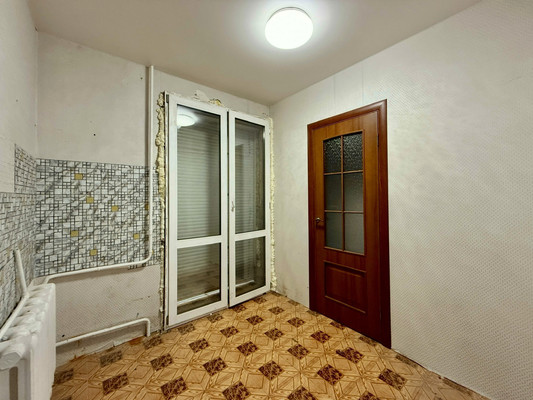 Продам трехкомнатную (3-комн.) квартиру, Куйбышева ул, 13, Симферополь г