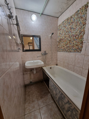 Продам двухкомнатную (2-комн.) квартиру, 16-я Парковая ул, 10, Москва г