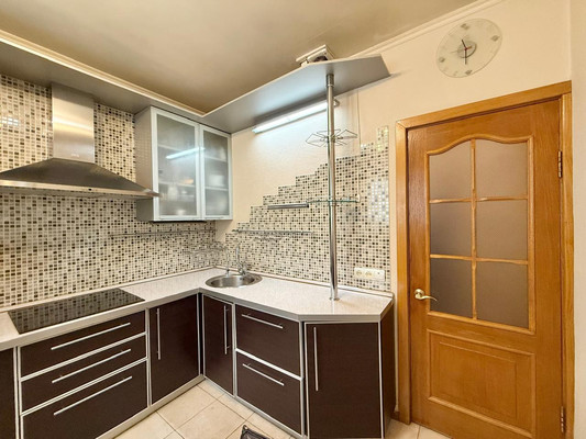 Продам двухкомнатную (2-комн.) квартиру, Лескова ул, 10, Москва г