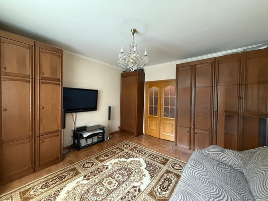 Продам двухкомнатную (2-комн.) квартиру, Лескова ул, 10, Москва г
