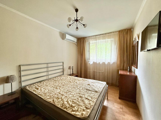 Продам двухкомнатную (2-комн.) квартиру, Лескова ул, 10, Москва г