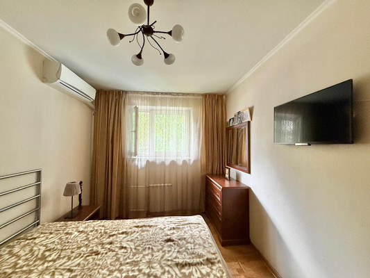 Продам двухкомнатную (2-комн.) квартиру, Лескова ул, 10, Москва г