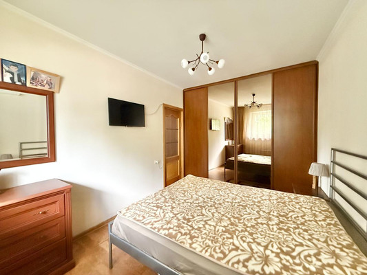 Продам двухкомнатную (2-комн.) квартиру, Лескова ул, 10, Москва г