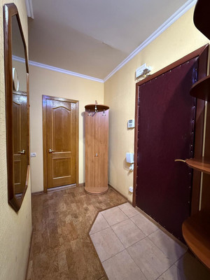 Продам двухкомнатную (2-комн.) квартиру, Лескова ул, 10, Москва г